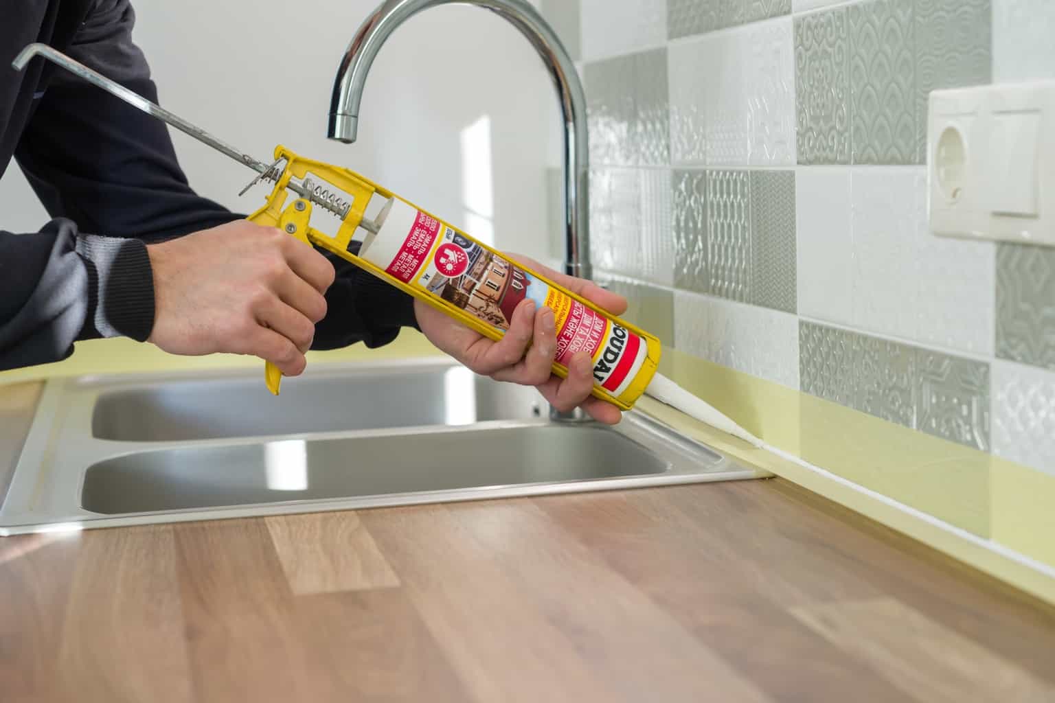 How to make caulk dry faster